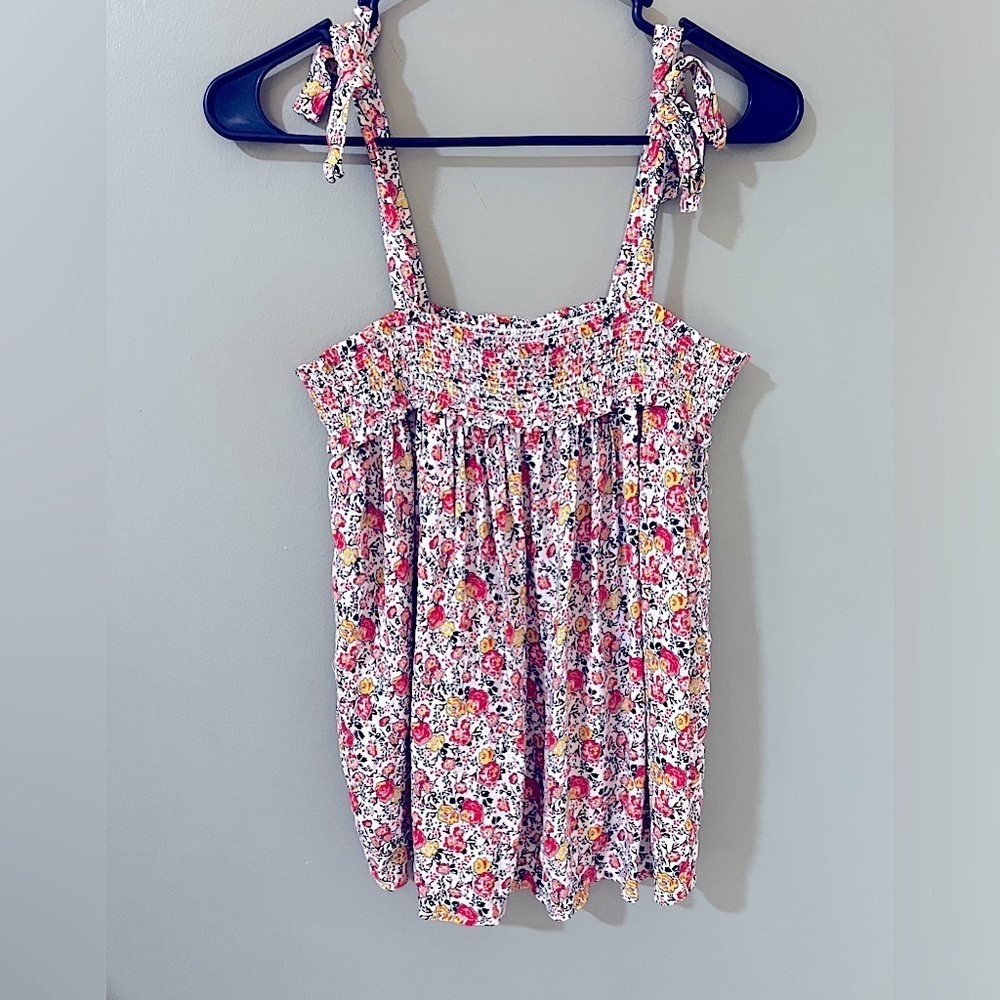 Rose & Thyme women's floral sleeveless top size medium flowy material